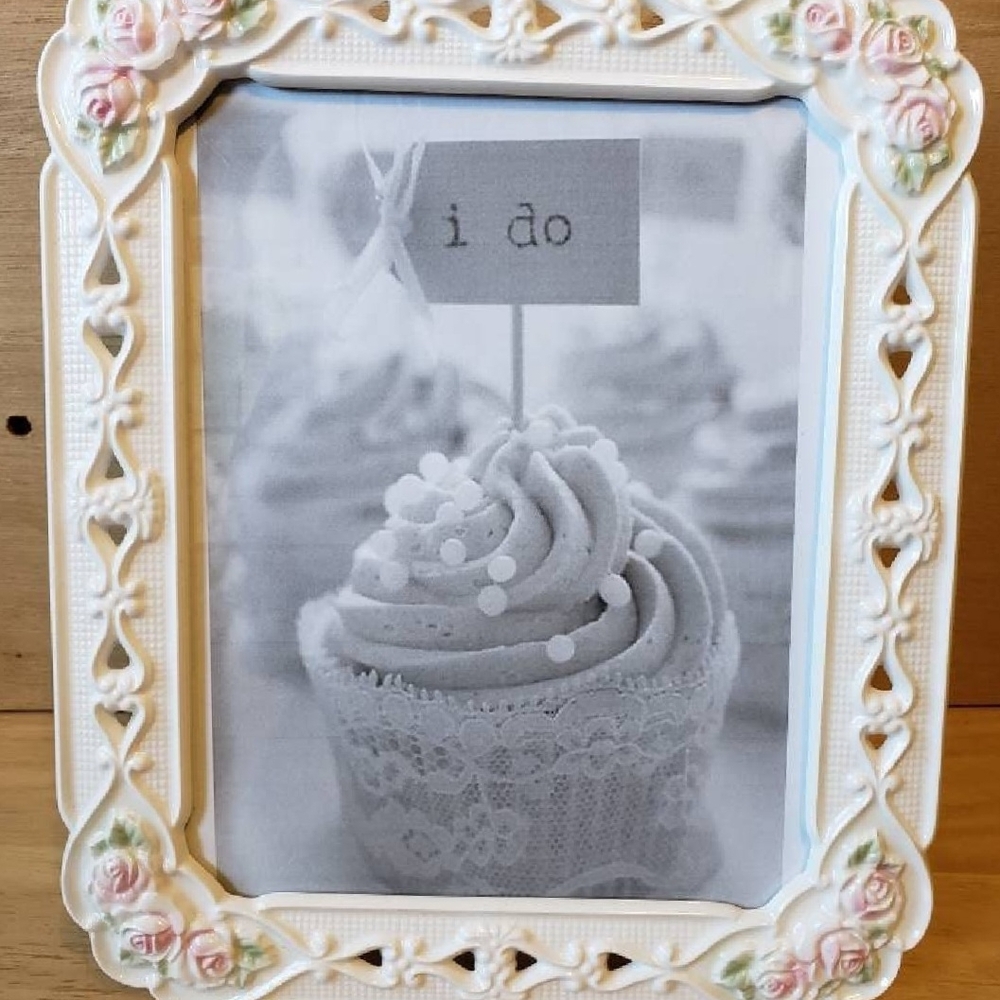 Elsa L Picture Frame. 8 by 10 Photo Frame.  Wedding Photos, Porcelain Frame